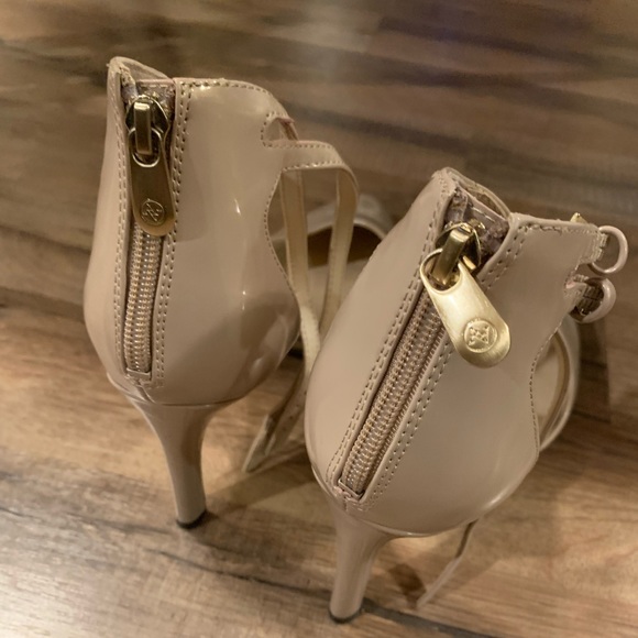 Adrienne Vittadini nude pumps, size 9.5 - Picture 3 of 7